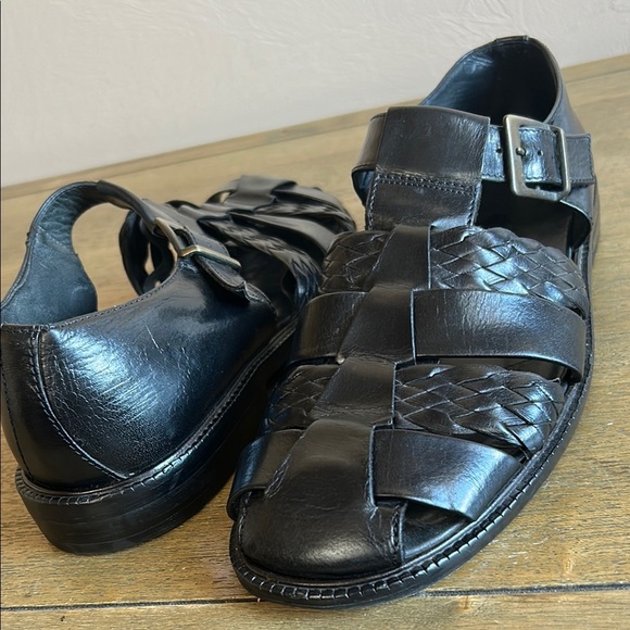 Other - Vibram Fisherman Men's Black Braided Leather Sandals. Size 11. Made in Italy.